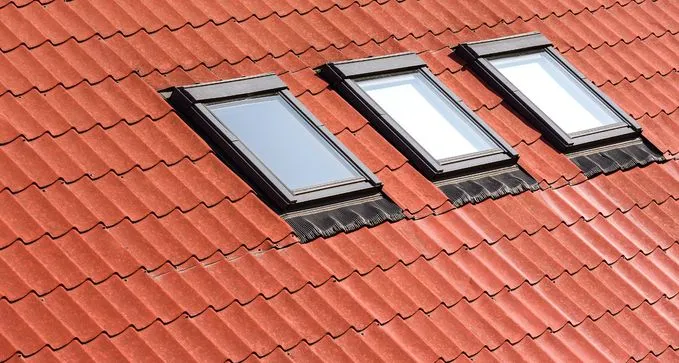 colocación de tragaluces a bajo coste en Villaquilambre